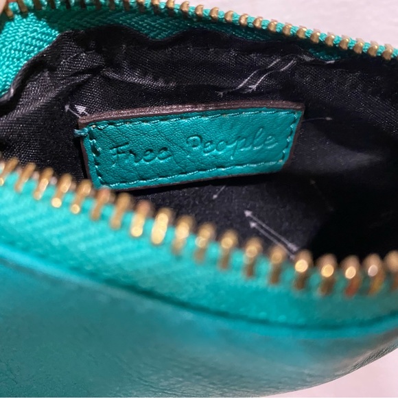 Free People Purse and Detachable Wristlet Green With Brass Color Hardware - Picture 8 of 12